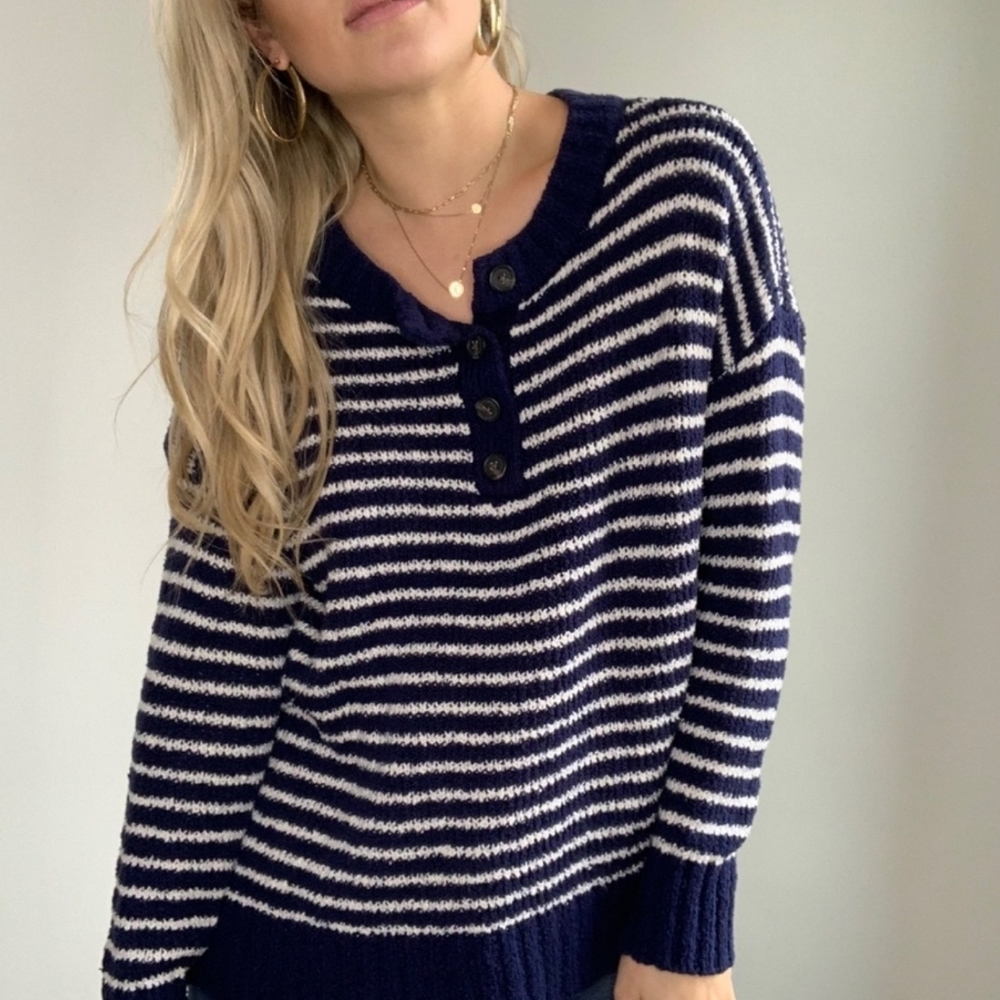American Eagle jegging fit sweater
